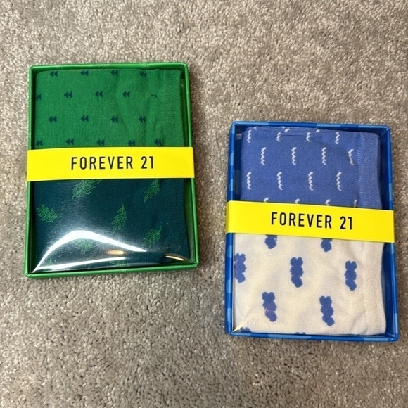 Forever 21 Accessories - New in Package Bundle of 2 Packs - 4 Pairs Forever 21 Today's Mood Socks Sz 9-11